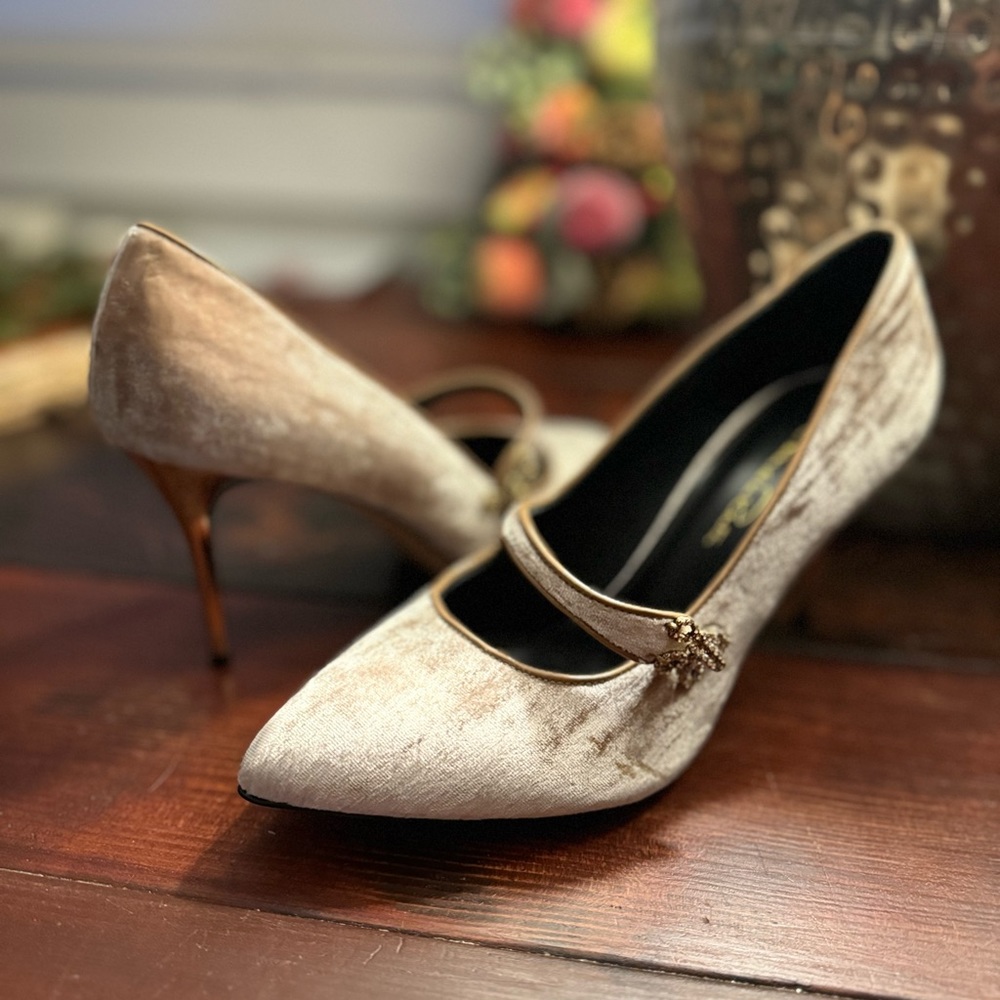 Oscar de la Renta Blush Pink Velvet Mary Jane Stiletto Heels